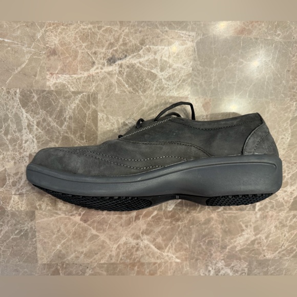 Worx by Red Wing Shoes Safety Shoes. New without box. - Picture 7 of 8